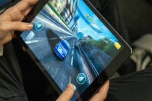 Developer Trains AI to Play Racing Game by Watching Screen and Learning
