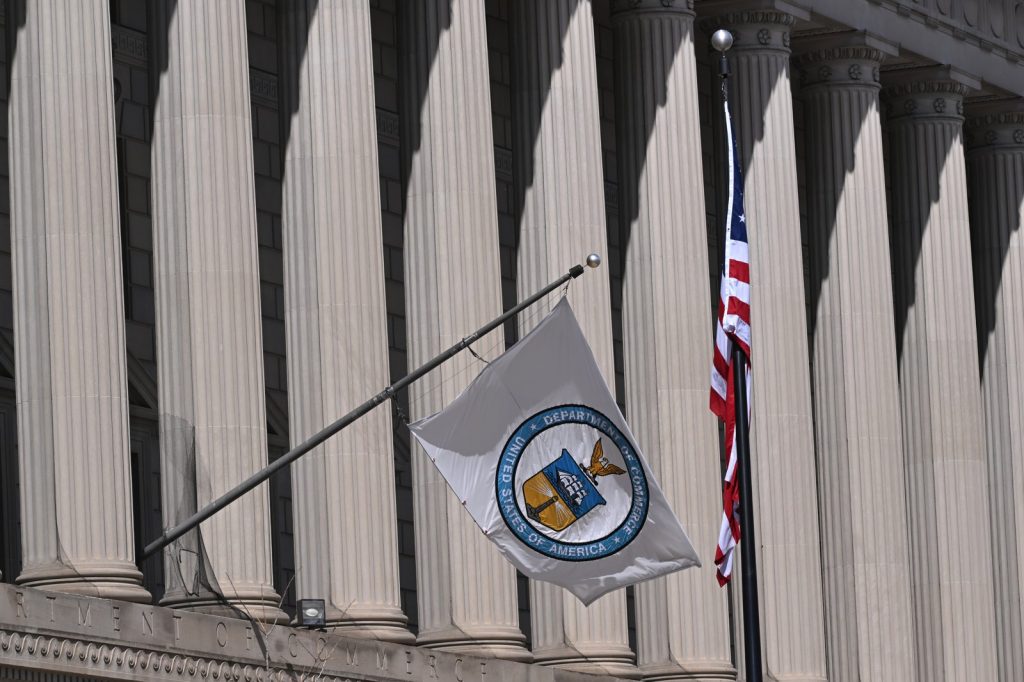 US Commerce Secretary lifts ban on Anthropic AI for government work