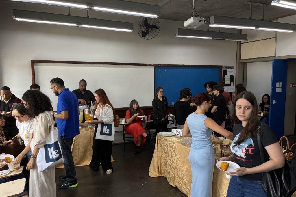 Latin Americas AI boom faces shortage of experts who bridge tech and business