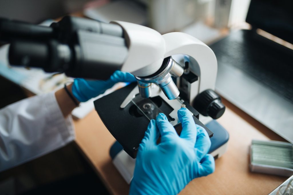 AI Tool Combines Pathology Images with Clinical Data