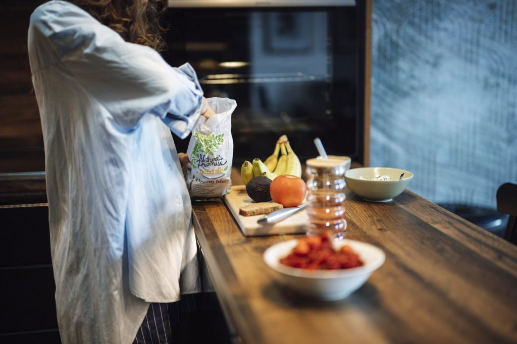 New Essay Series Uses Cooking Analogy to Explore AIs Role in Art Creation