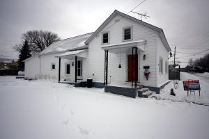 Reverse Image Search Exposes AI-Fabricated Property Photos