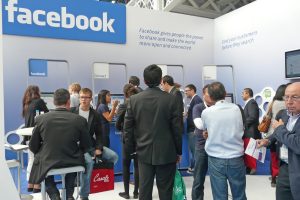 AI ads boost Meta revenue via machine learning targeting