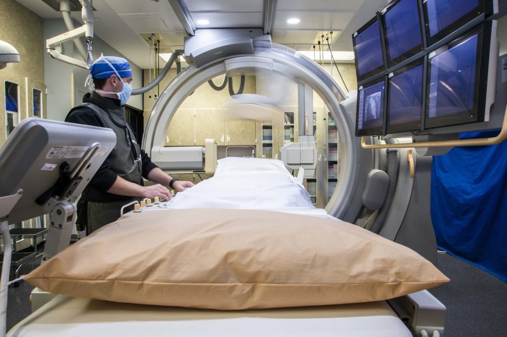 AI Diagnoses Disease: Medical Imaging to Predictive Analytics