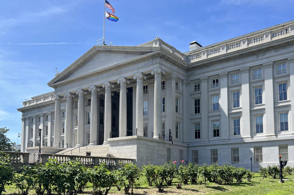 Treasury Warns of AI Bubble, Weighs Policy Responses