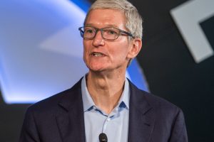 Apple’s AI Push Highlights Divergent Financial Footprints