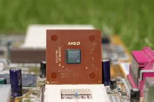 AMD Unveils Ryzen AI Max PRO 400 Chips for On-Device AI Models