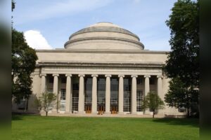 MIT Economist Acemoglu Says Institutions, Not AI, Determine Technology’s Social Impact