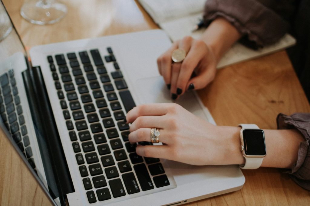 New Tests Show ChatGPT and Gemini Differ in Product Recommendation Performance